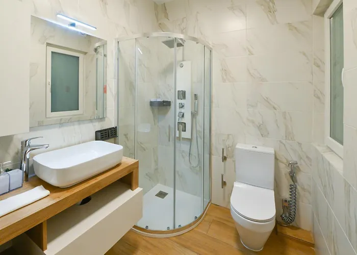 Lovely And Spacious In The Quaint And Quiet Town Of Appartement