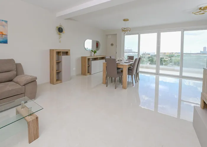 Appartement Lovely And Spacious In The Quaint And Quiet Town Of