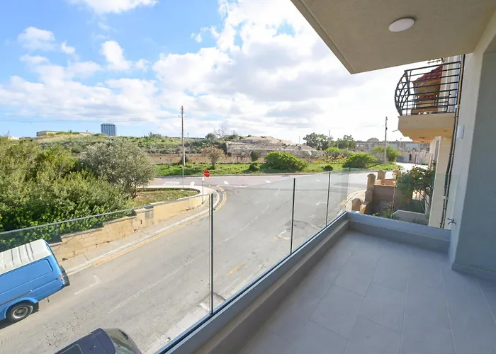 Lovely And Spacious In The Quaint And Quiet Town Of Appartement