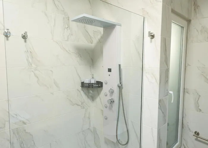 Lovely And Spacious In The Quaint And Quiet Town Of * Pembroke