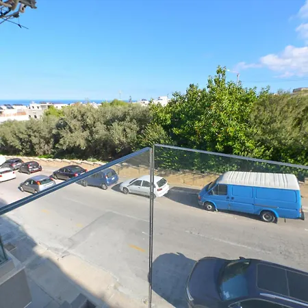 Lovely And Spacious In The Quiet Town Of - Close To St Julians Swieqi And Sliema Pembroke
