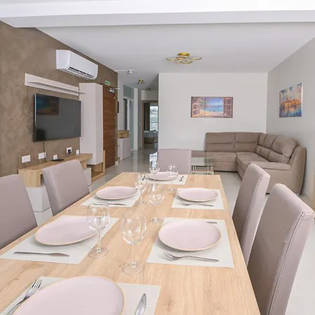 Lovely And Spacious In The Quiet Town Of - Close To St Julians Swieqi And Sliema *