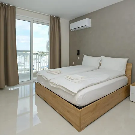 Lovely And Spacious In The Quiet Town Of - Close To St Julians Swieqi And Sliema Appartement *