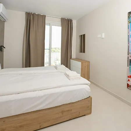 Lovely And Spacious In The Quiet Town Of - Close To St Julians Swieqi And Sliema Pembroke