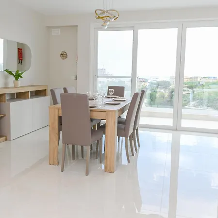 Lovely And Spacious In The Quiet Town Of - Close To St Julians Swieqi And Sliema *