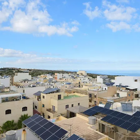 Lovely And Spacious In The Quiet Town Of - Close To St Julians Swieqi And Sliema Pembroke