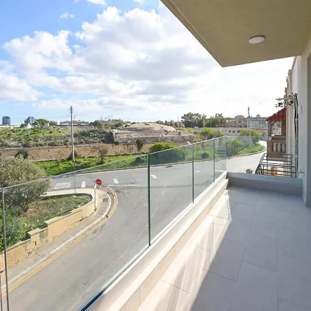 Appartement Lovely And Spacious In The Quiet Town Of - Close To St Julians Swieqi And Sliema