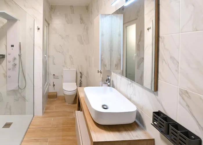 Lovely And Spacious In The Quaint And Quiet Town Of * Pembroke